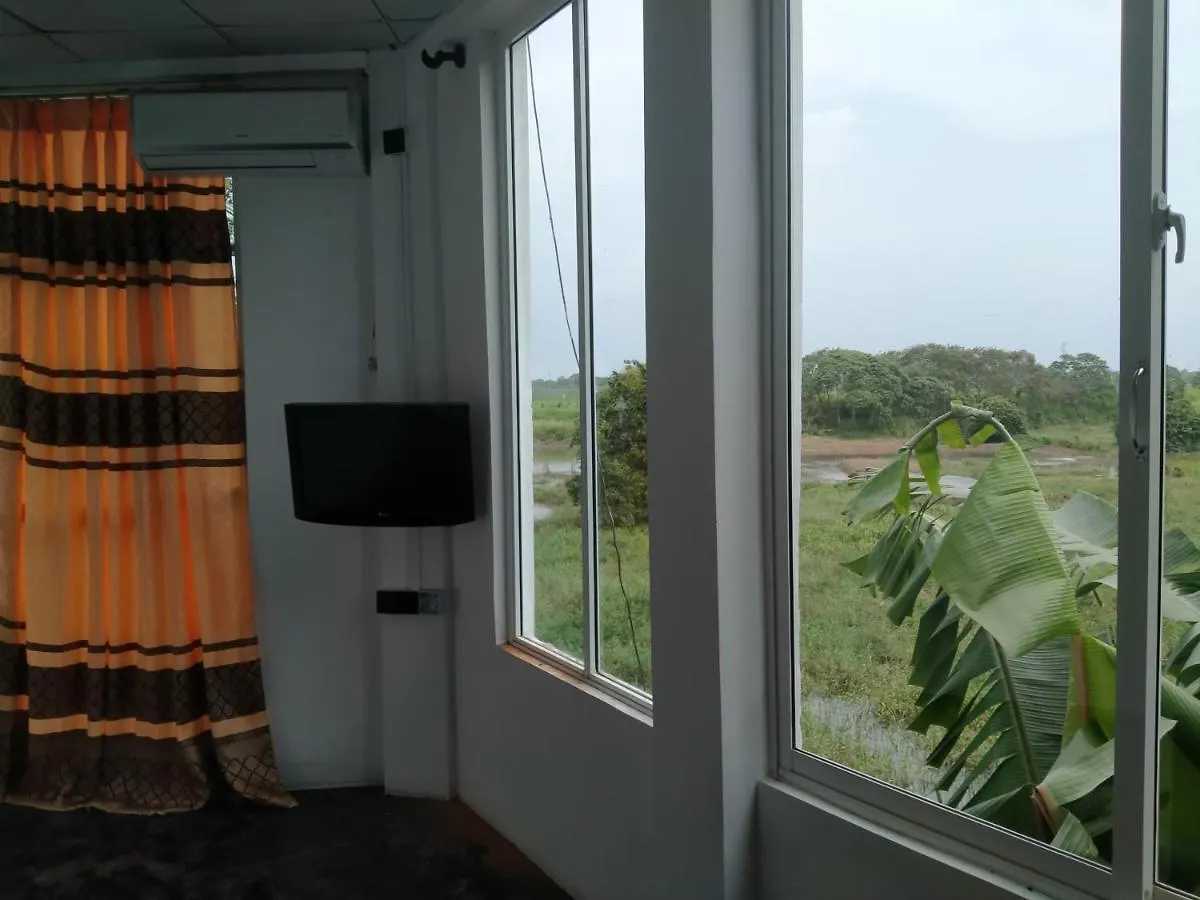 Qiqi Airport Villa Katunayake