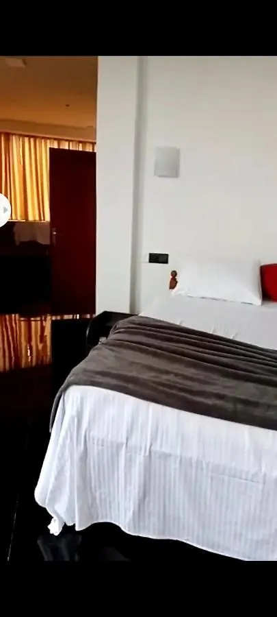 Qiqi Airport Villa Katunayake